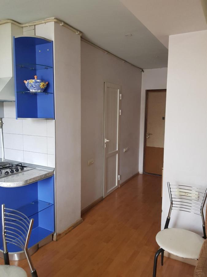 Apartment-14 In The Center Of Ереван Екстериор снимка
