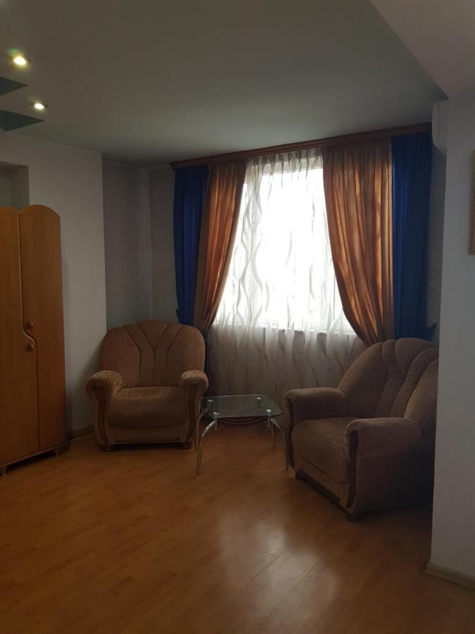 Apartment-14 In The Center Of Ереван Екстериор снимка